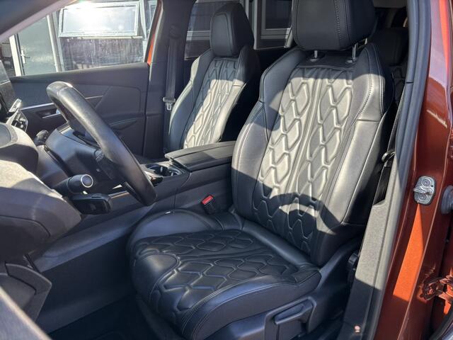 Peugeot 5008 1.2 PureTech Allure / NL Auto / 7 Pers / Android Auto / Navi / Cruise Control / Stoelverwarming / Lederen Bekleding /