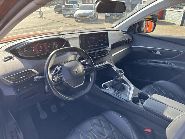 Peugeot 5008 1.2 PureTech Allure / NL Auto / 7 Pers / Android Auto / Navi / Cruise Control / Stoelverwarming / Lederen Bekleding /