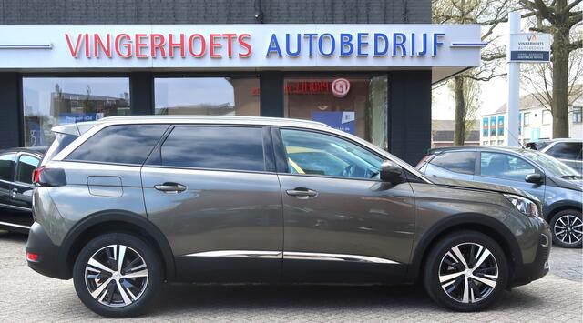 Peugeot 5008 130 Pk Benzine * AUTOMAAT * 7-Persoons * Hele Mooie Luxe * Navigatie * 1/2 Leder Interieur * L.M. Velgen met Vierseizoenenbanden * Achteruitrij Parkeer Camera * Electr Bedienbare Achterklep * Keyless Entry & Start Button * Vingerhoets: Vierde Generatie Ee