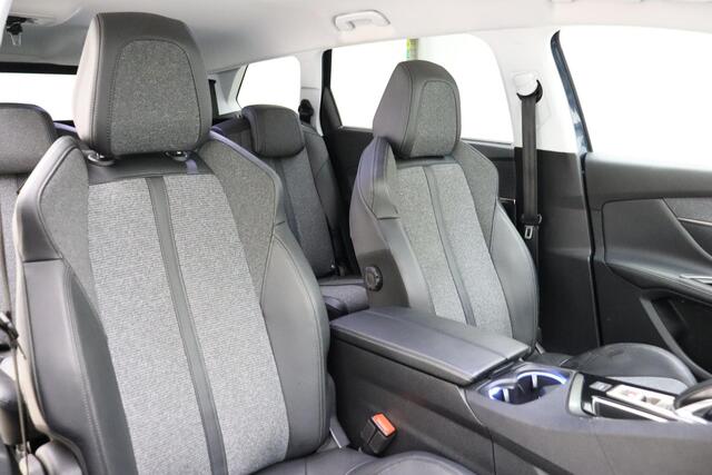 Peugeot 5008 1.2 PureTech Allure 130 PK | Automaat | Trekhaak | 7-Zits | Elektrisch bedienbare Achterklep | Getinte ramen | Climate Control | Navigatie | Cruise Control | 1e eigenaar