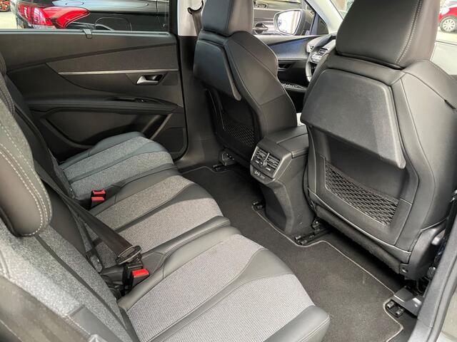 Peugeot 5008 1.2 130pk/H6/Allure/Nw Model/ 7-Pers./Trekhaak/Virtual/Led/19"