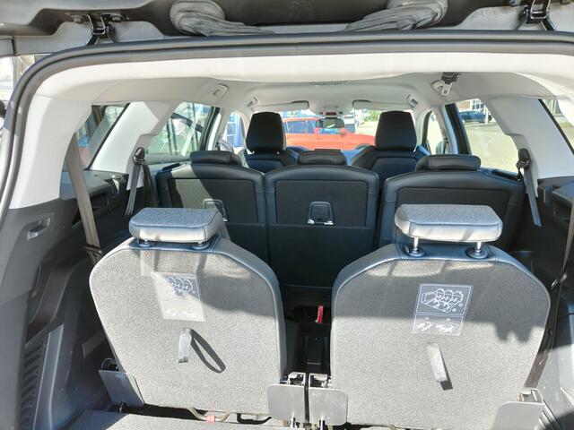 Peugeot 5008 1.2 130pk/H6/Allure/Nw Model/ 7-Pers./Trekhaak/Virtual/Led/19"
