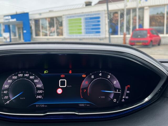 Peugeot 5008 1.2 130pk/H6/Allure/Nw Model/ 7-Pers./Trekhaak/Virtual/Led/19"