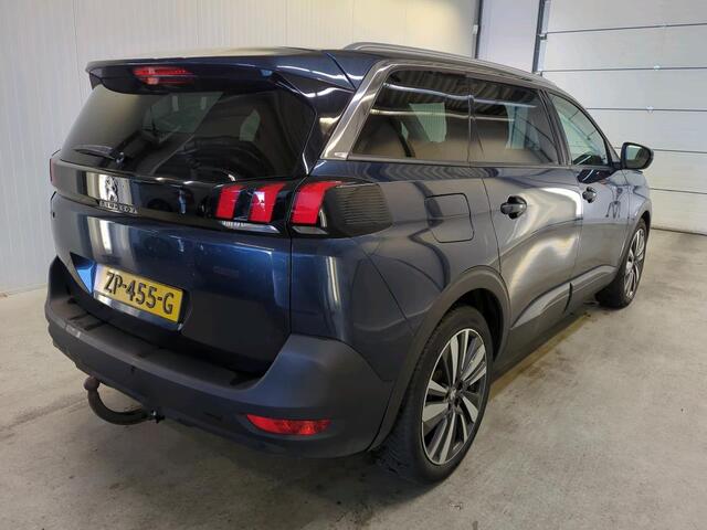 Peugeot 5008 1.2 PureTech Executive 7P [VOL LEDER, STOELVERWARMING, CAMERA, CLIMATE CONTROL, PDC, NAVIGATIE, NIEUWSTAAT]