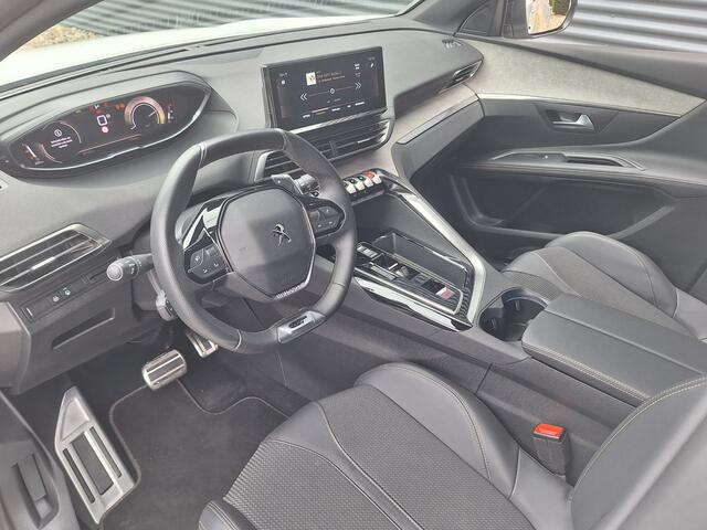 Peugeot 5008 1.2 Hybrid GT | Automaat | Two Tone | Camera voor en achter | Adaptieve Cruise Control | Navigatie |