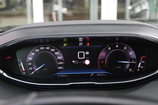Peugeot 5008 1.2 130PK AUTOMAAT ALLURE PACK BUSINESS | 7-PERSOONS | DODEHOEK DETECTIE | ADAPTIVE CRUISE CONTROL | NAVIGATIE | CAMERA VOOR + ACHTER | KEYLESS ENTRY/START | CLIMATE CONTROL | APPLE CARPLAY/ANDROID AUTO | STOEL VERWARMING | DAB+ RADIO | PARKEERSENSOREN V