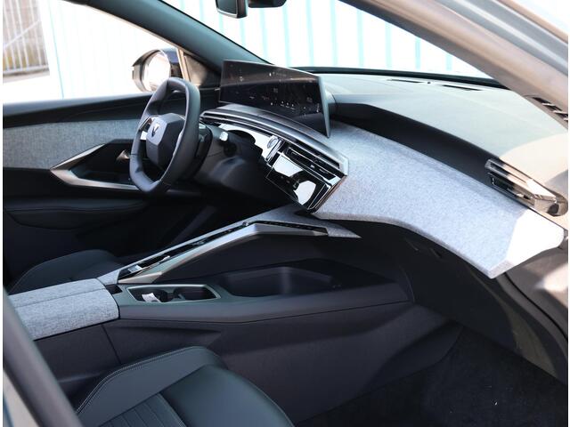 Peugeot 5008 1.2 Hybrid 136PK Allure | Incl. ¤3.447 korting | AUTOMAAT | 7-zitter | Adaptieve cruise control | 360° camera | Apple Carplay/ Android Auto | Climate control | LED
