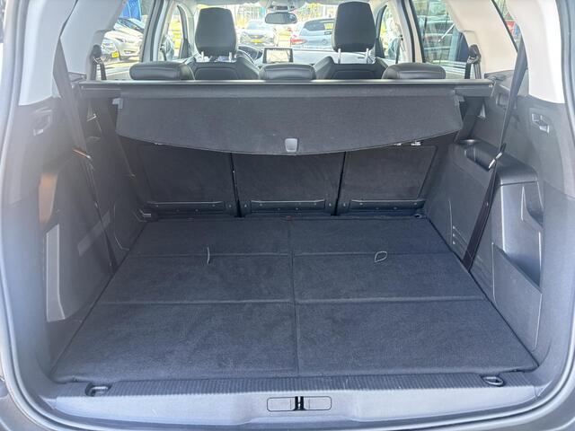 Peugeot 5008 Allure Avantage 1.2 Turbo 130pk EAT8 | 7-ZITTER | ADAPTIVE CRUISE | 180° CAMERA | i-Cockpit® | ISOFIX | NAVI | DODEHOEK BEWAKING |