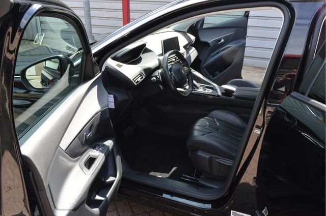 Peugeot 5008 1.2 PureTech Crossway O.a: Voll. Leder, Carplay, Navi, PDC, Stoelverwarming, Dab, Camera, Etc... Rijklaar! All-in prijs!
