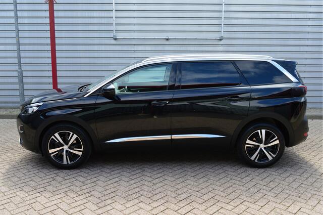 Peugeot 5008 1.2 PureTech Crossway O.a: Voll. Leder, Carplay, Navi, PDC, Stoelverwarming, Dab, Camera, Etc... Rijklaar! All-in prijs!