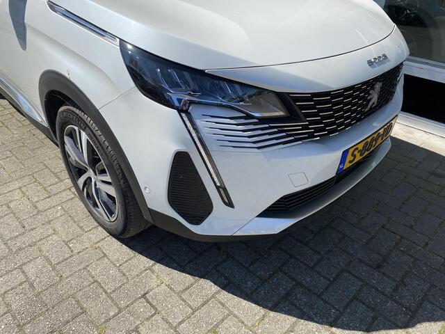 Peugeot 5008 1.2T 130pk Allure Pack Business | 7 zitplaatsen | Afneembare trekhaak | Navigatie | Achteruitrijcamera | Dodehoek detectie | Climate Control | Keyless Entry
