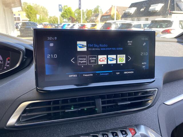 Peugeot 5008 1.2T 130pk Allure Pack Business | 7 zitplaatsen | Afneembare trekhaak | Navigatie | Achteruitrijcamera | Dodehoek detectie | Climate Control | Keyless Entry