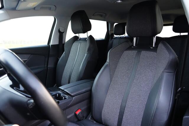 Peugeot 5008 1.2 PureTech Allure 131pk Navigatie/Stoelverwarming/