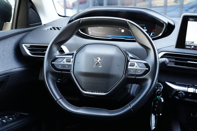 Peugeot 5008 1.2 PureTech Allure 131pk Navigatie/Stoelverwarming/