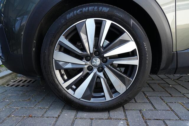 Peugeot 5008 1.2 PureTech Allure 131pk Navigatie/Stoelverwarming/