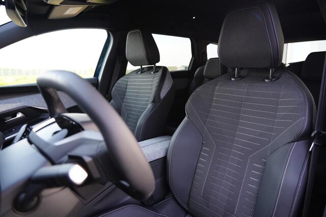 Peugeot 5008 1.2 Hybrid 136 e-DSC6 Allure 136pk PanoramicNavigation/Stoelverwarming/360Camera