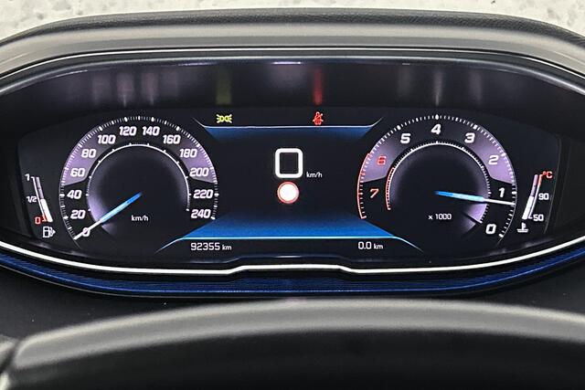 Peugeot 5008 1.2 PureTech Allure | Half leder | Apple carplay | Camera | Cruise control
