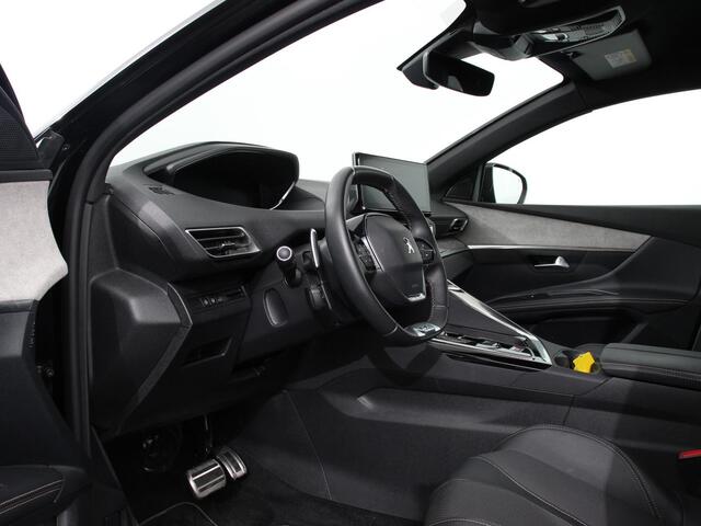 Peugeot 5008 1.2 PureTech GT 7p Climate control Adaptive cruise control Achteruitrijd camera Verwarmde voorstoelen Keyless Navigatie LED Apple Carplay/ Android Auto