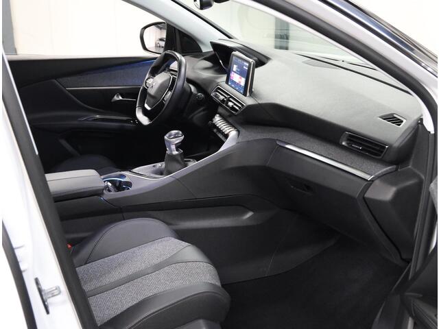 Peugeot 5008 1.2 130PK Blue Lease Premium | AppleCarPlay/AndroidAuto | Cruise Control | Climate Control | Camera | LED | 7 PERSOONS! | Navigatie | Isofix | Privacy Glass | Parkeersensoren | Trekhaak | Two-tone | Elektrische Klep |