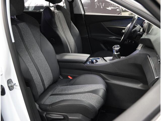 Peugeot 5008 1.2 130PK Blue Lease Premium | AppleCarPlay/AndroidAuto | Cruise Control | Climate Control | Camera | LED | 7 PERSOONS! | Navigatie | Isofix | Privacy Glass | Parkeersensoren | Trekhaak | Two-tone | Elektrische Klep |
