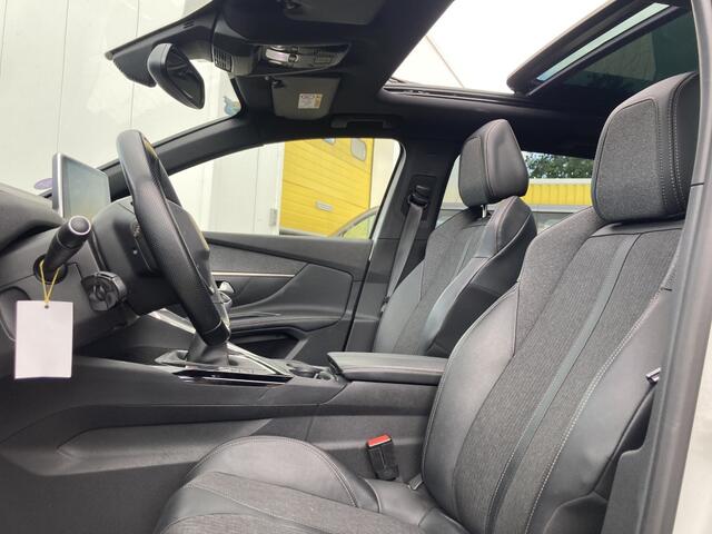 Peugeot 5008 1.2 PureT GT-Line 7 Persoons Trekhaak Panoramadak LED