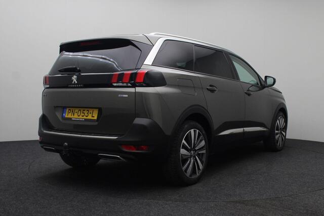 Peugeot 5008 1.2 PureTech Allure 2017 | 7 Persoons | Navigatie | Trekhaak | DAB Radio | Multifunctioneel Stuurwiel | Carplay | Cruise Control | Parkeersensoren | 2 Sleutels | Nationale Autopas