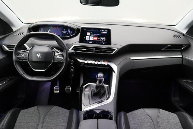 Peugeot 5008 1.2 PureTech Allure 2017 | 7 Persoons | Navigatie | Trekhaak | DAB Radio | Multifunctioneel Stuurwiel | Carplay | Cruise Control | Parkeersensoren | 2 Sleutels | Nationale Autopas