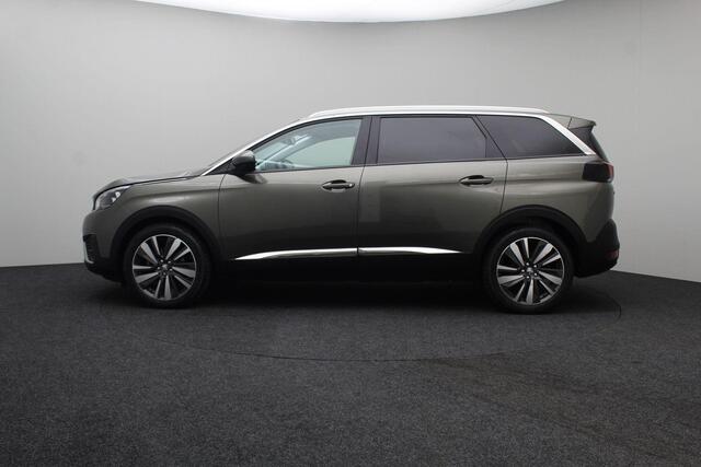 Peugeot 5008 1.2 PureTech Allure 2017 | 7 Persoons | Navigatie | Trekhaak | DAB Radio | Multifunctioneel Stuurwiel | Carplay | Cruise Control | Parkeersensoren | 2 Sleutels | Nationale Autopas