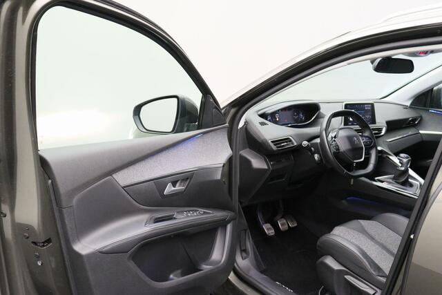 Peugeot 5008 1.2 PureTech Allure 2017 | 7 Persoons | Navigatie | Trekhaak | DAB Radio | Multifunctioneel Stuurwiel | Carplay | Cruise Control | Parkeersensoren | 2 Sleutels | Nationale Autopas