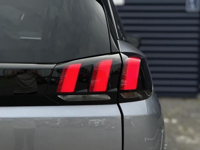 Peugeot 5008 1.2 PureTech Allure | Afneembare Trekhaak | Stoelverwarming | Climate Control | Apple Carplay/Android Auto | Parkeercamera/-sensoren |