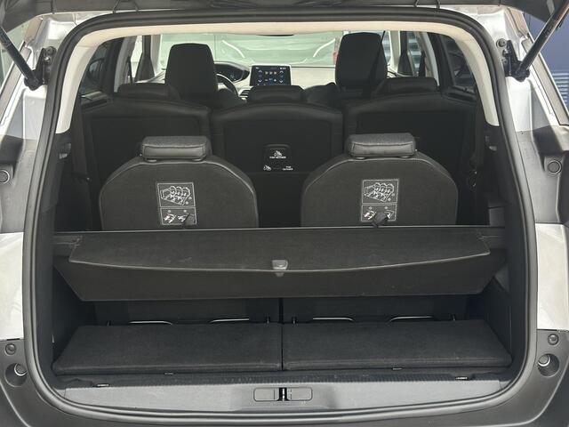 Peugeot 5008 1.2 PureTech Allure | Afneembare Trekhaak | Stoelverwarming | Climate Control | Apple Carplay/Android Auto | Parkeercamera/-sensoren |