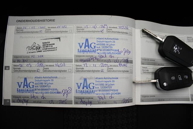 Peugeot 5008 1.2 PureTech Blue Lease Executive |Navi|Carplay|