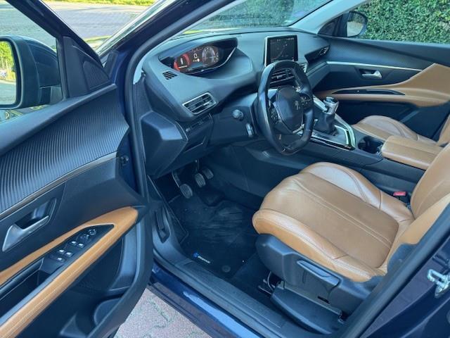 Peugeot 5008 1.2 PUTE TECH EXECUTIVE/THAAK/LEER/NAVI/APK