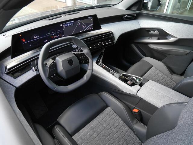 Peugeot 5008 1.2 Hybrid 136 Allure | Nieuwe auto | 7 zits | Rondom camera | Draadloze telefoonoplader | Stoel en stuurverwarming | Draadloze apple carplay & android auto | Led verlichting | Adaptive cruise control