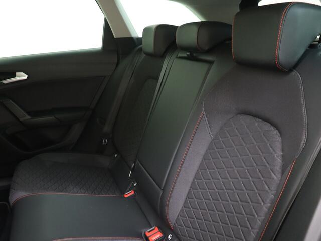 Peugeot 5008 e-5008 GT 73 kWh | Trekhaak | Leder | Schuifdak | Keyless |