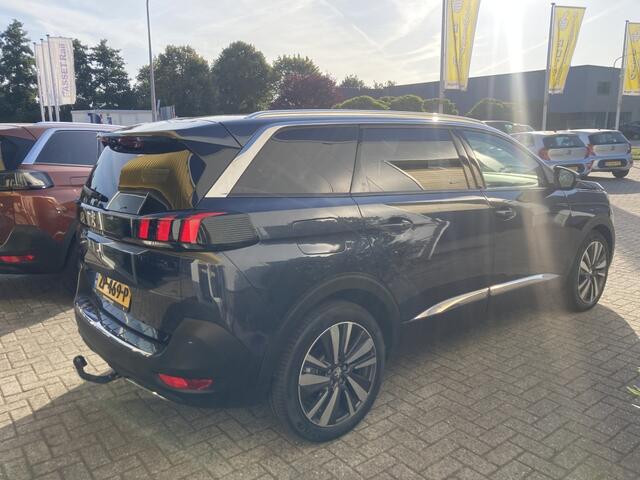 Peugeot 5008 1.2 PureTech Allure 7 Persoons Automaat Leer LED Trekhaak