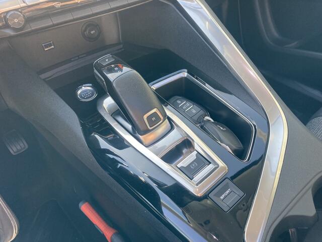 Peugeot 5008 1.2 PT Premium 7 Persoons Automaat Navi