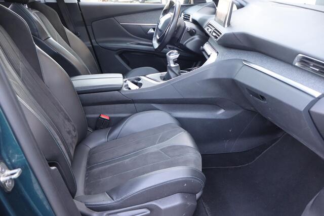 Peugeot 5008 1.2 PureTech Crossway Virtual Cockpit, 7 Persoons, Navigatie, Apple Carplay, Camera, Panoramadak, Cruise control