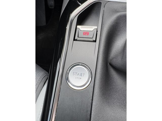 Peugeot 5008 1.2 PureTech Allure 7-PERSOONS/FULL OPTIONS