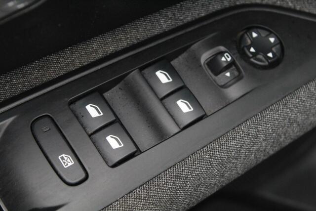 Peugeot 5008 1.2 PureTech Blue Lease Executive