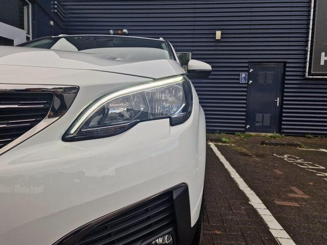 Peugeot 5008 1.2 PureTech 130pk Blue Lease Executive | 7 zitplaatsen | Automaat | Achteruitrijcamera | Navigatie | Getinte ramen achter