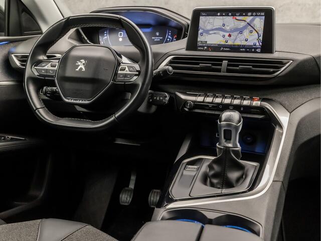 Peugeot 5008 1.2 PureTech Sport 7 Persoons (APPLE CARPLAY, GROOT NAVI, 360 CAMERA, LEDER, GETINT GLAS, SPORTSTOELEN, CRUISE, DAB+, PARKEERSENSOREN, LANE ASSIST, NIEUWSTAAT)