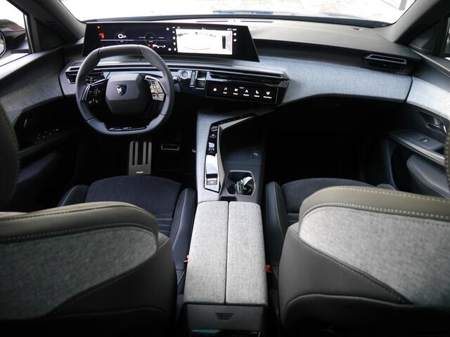 Peugeot 5008 1.2 Hybrid 136 GT | Nieuwe auto | Panorama dak | Alcantara bekleding | Camera rondom | Stoelverwarming voor en achter | Elektrisch verstelbare voorstoelen | Dodehoek detectie