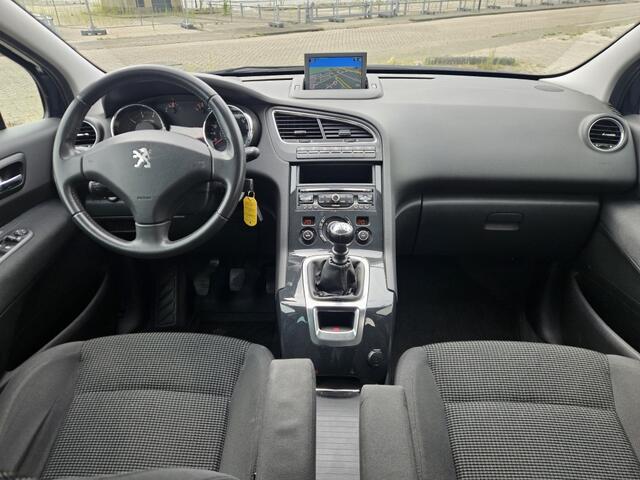 Peugeot 5008 1.2 PureT. Style 5p.