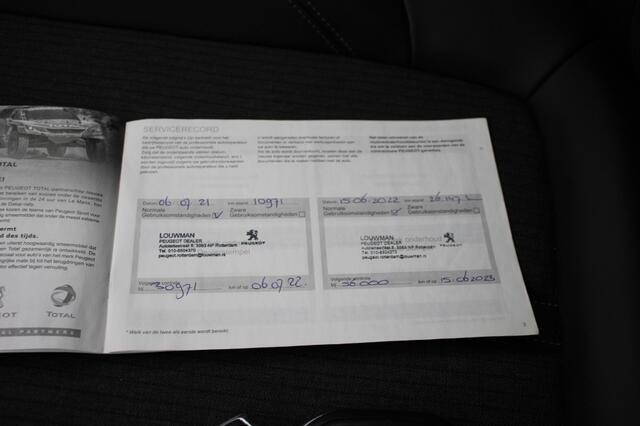 Peugeot 5008 1.5 BlueHDi GT-Line - Panorama, Carplay, Camera, Half Leer