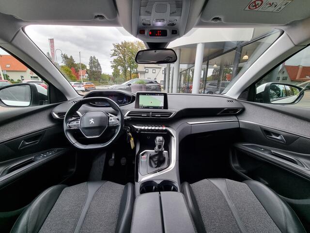 Peugeot 5008 1.2 Allure 131pk | 7-pers | Carplay | Leder | Distr. vern. | Parelmoer | Zeer nette staat!