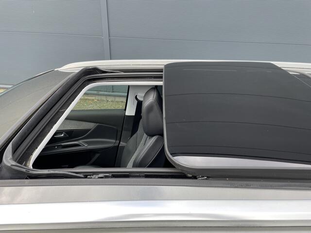 Peugeot 5008 130pk Road Trip (Elektrisch Schuifdak - Elektrische klep - Keyless Entry - Camera - Apple Carplay - Navigatie - Automatische Airco)