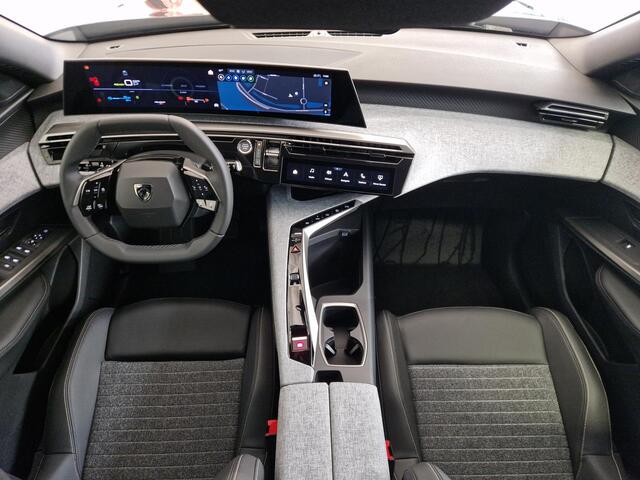 Peugeot 5008 1.6 Plug-in Hybrid 195 Allure 7,4 kW | Trekhaak | Seat Pack | Panoramic Navigation Pack | 360 Vision & Drive Assist Pack