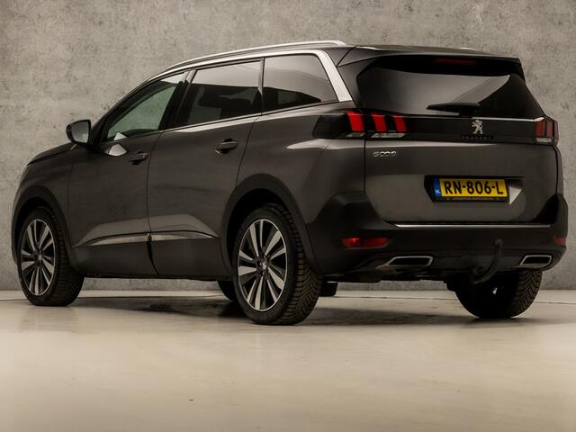 Peugeot 5008 1.2 PureTech Premium Sport 7 Persoons (APPLE CARPLAY, GROOT NAVI, CLIMATE, LEDER, SFEERVERLICHTING, SPORTSTOELEN, GETINT GLAS, TREKHAAK, PARKEERSENSOREN, NIEUWE APK, NIEUWSTAAT)