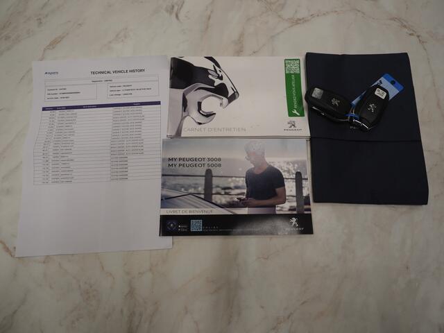 Peugeot 5008 1.2 PureTech 7P. | 360 | Stoelverwarming | PDC | Cruise | Climate | Carplay